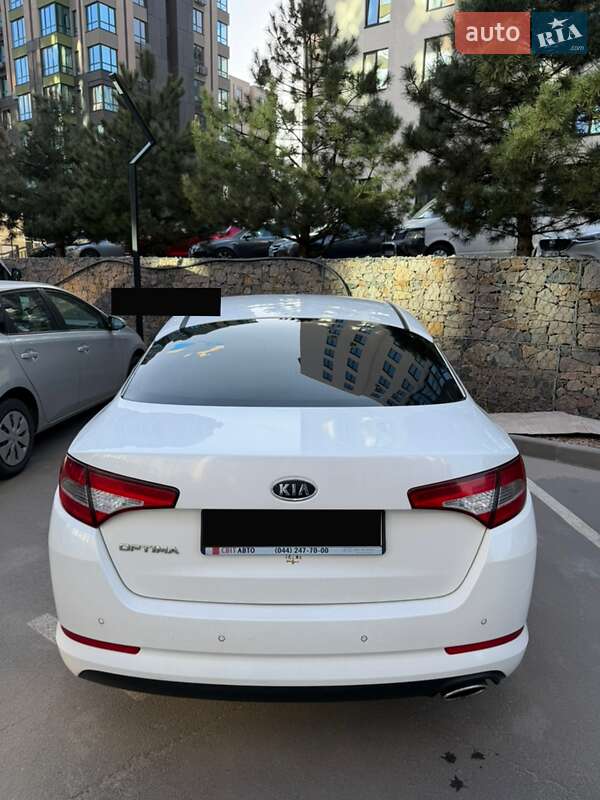 Седан Kia Optima 2012 в Киеве