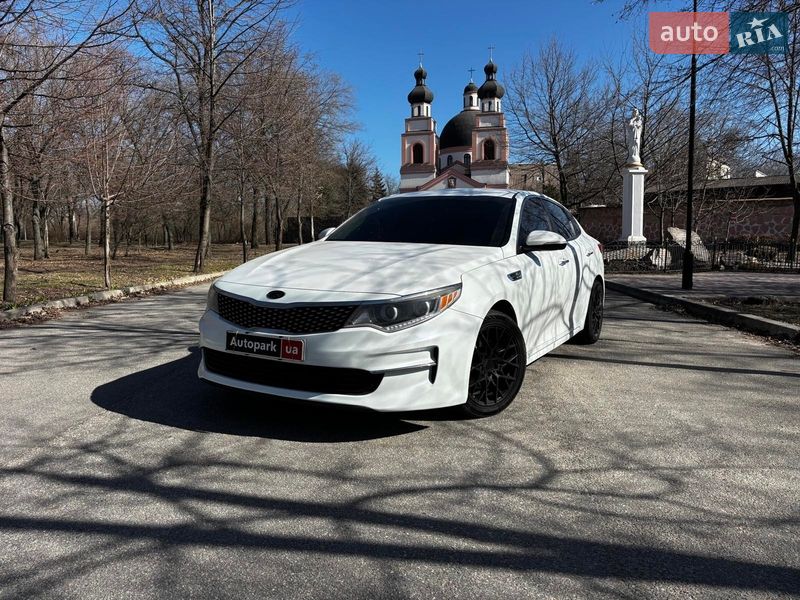 Седан Kia Optima 2016 в Запоріжжі