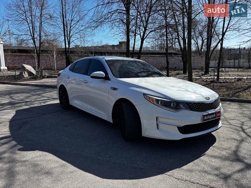 Седан Kia Optima 2016 в Запоріжжі