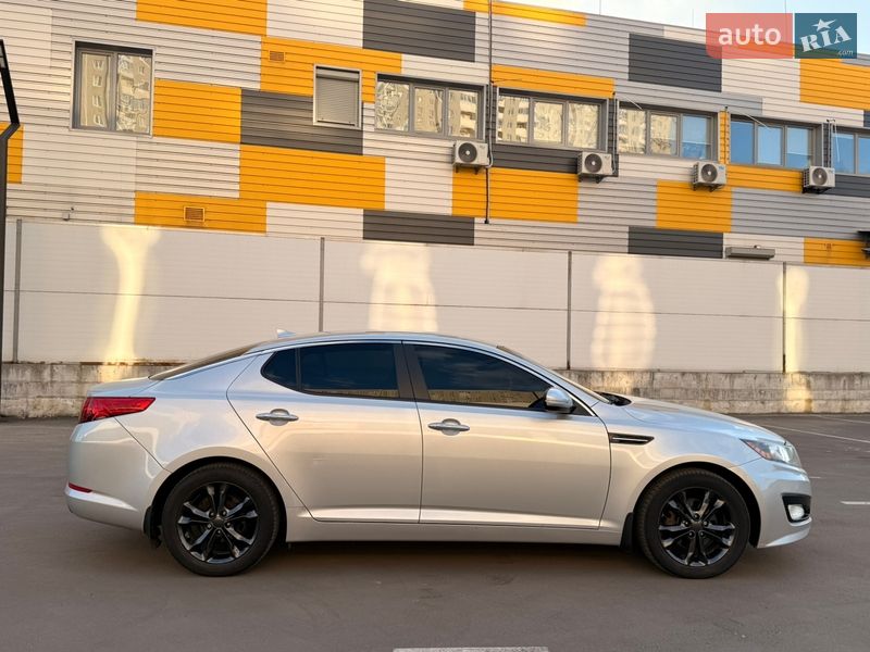 Седан Kia Optima 2012 в Києві