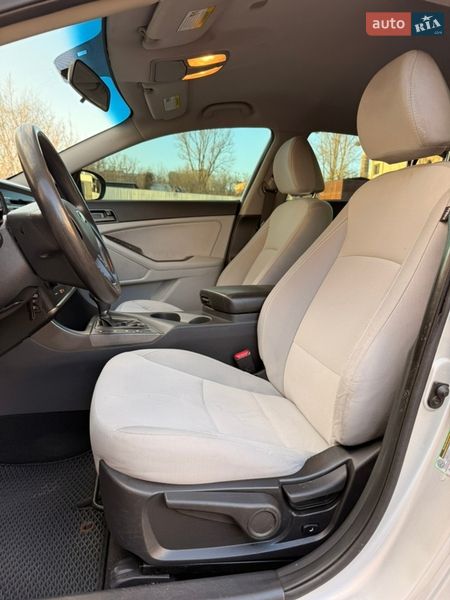 Седан Kia Optima 2012 в Києві