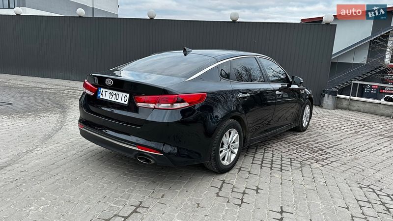 Седан Kia Optima 2016 в Ивано-Франковске