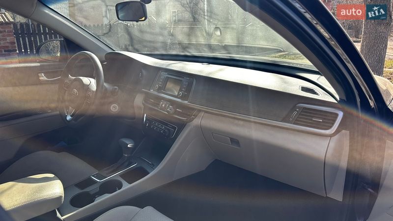 Седан Kia Optima 2016 в Ивано-Франковске