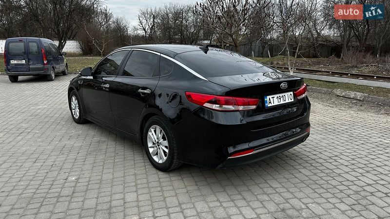 Седан Kia Optima 2016 в Ивано-Франковске
