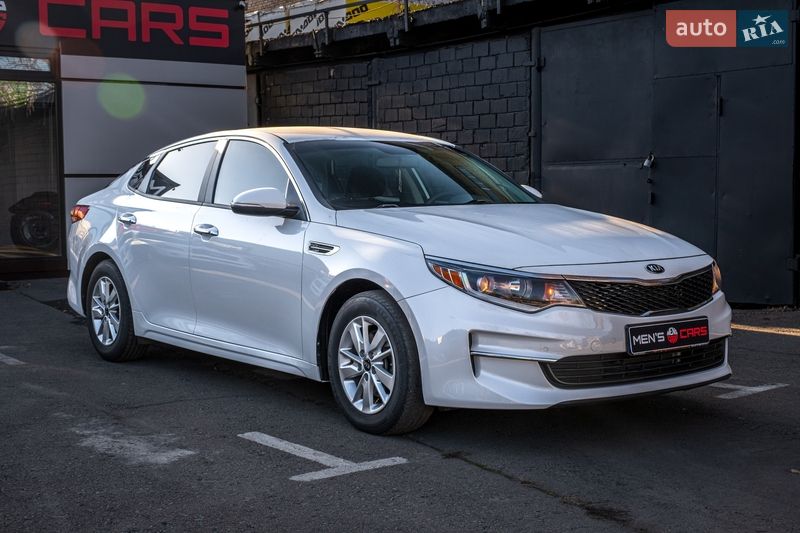 Седан Kia Optima 2017 в Киеве