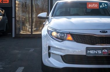Седан Kia Optima 2017 в Киеве