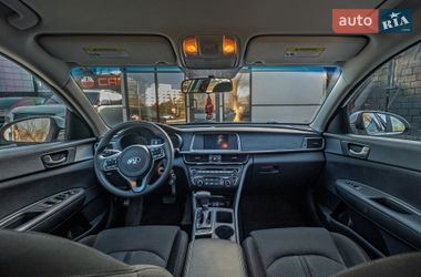 Седан Kia Optima 2017 в Киеве