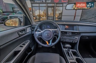Седан Kia Optima 2017 в Киеве