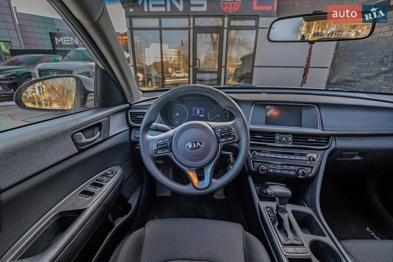 Седан Kia Optima 2017 в Киеве