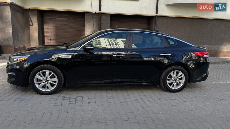Седан Kia Optima 2017 в Ивано-Франковске