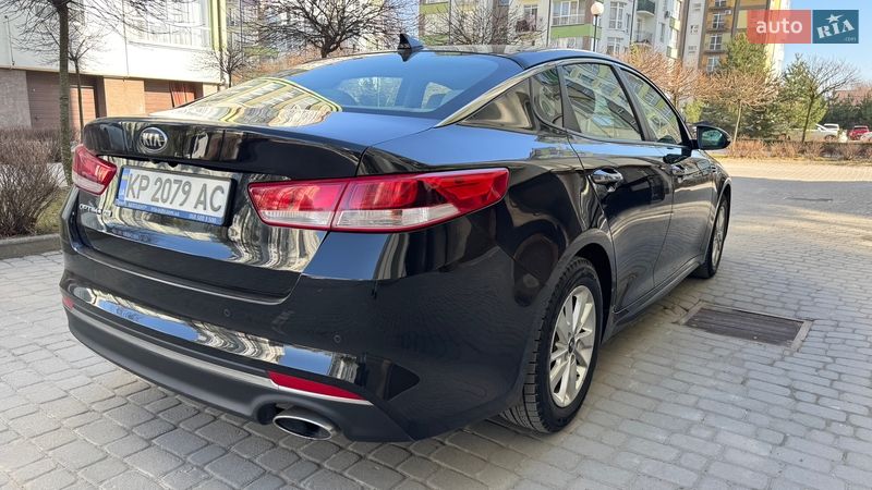 Седан Kia Optima 2017 в Ивано-Франковске