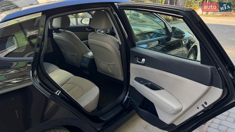 Седан Kia Optima 2017 в Ивано-Франковске