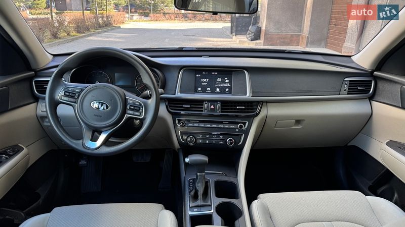 Седан Kia Optima 2017 в Ивано-Франковске