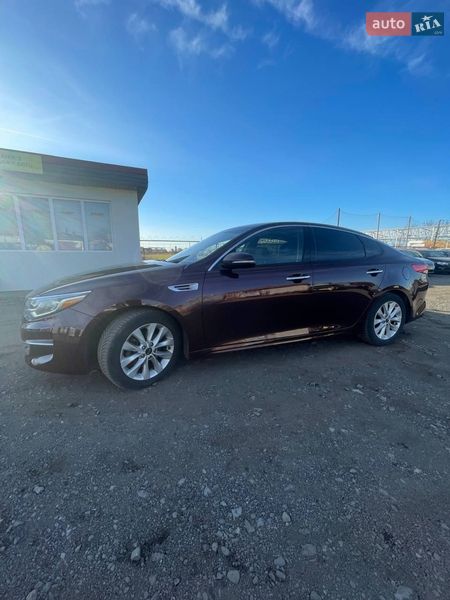 Седан Kia Optima 2017 в Ужгороде