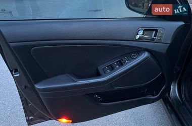 Седан Kia Optima 2012 в Одессе