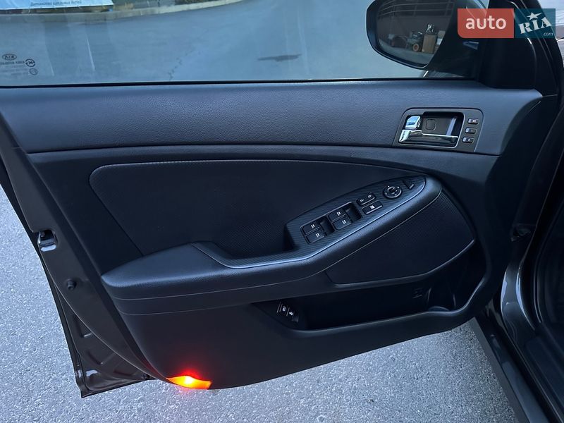 Седан Kia Optima 2012 в Одессе