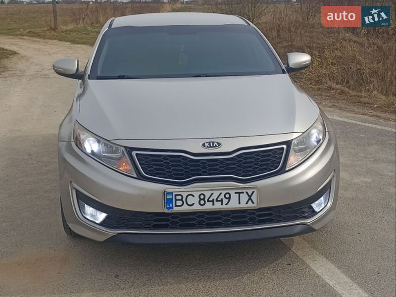 Седан Kia Optima 2013 в Львове