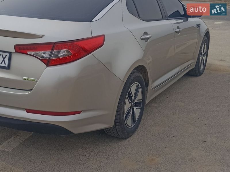 Седан Kia Optima 2013 в Львове