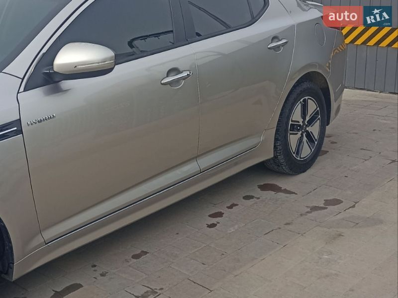 Седан Kia Optima 2013 в Львове
