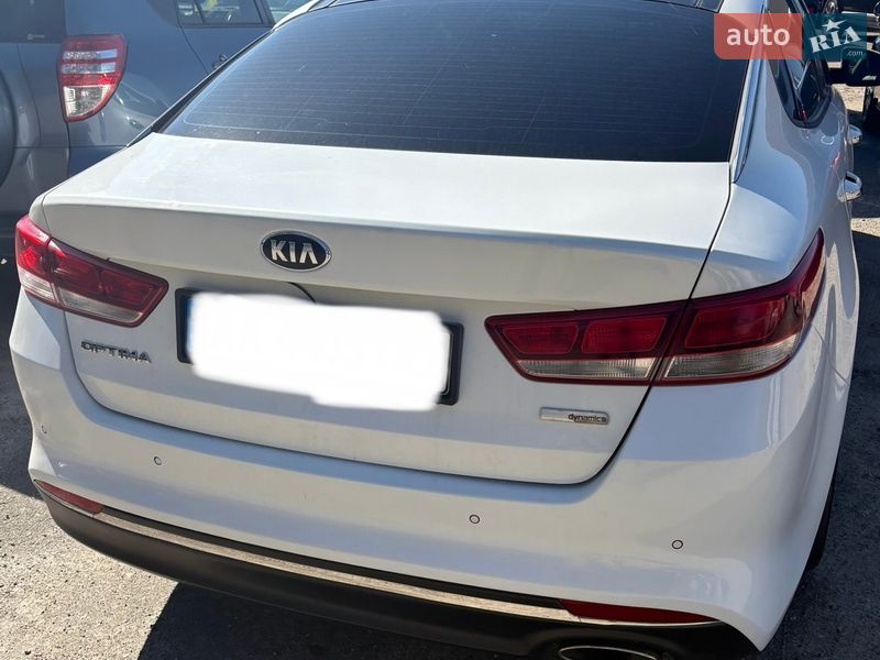 Седан Kia Optima 2016 в Киеве