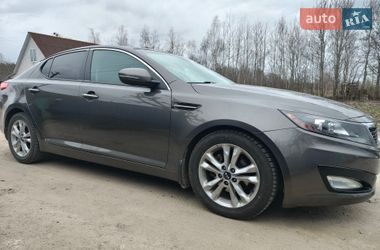 Седан Kia Optima 2012 в Бородянке