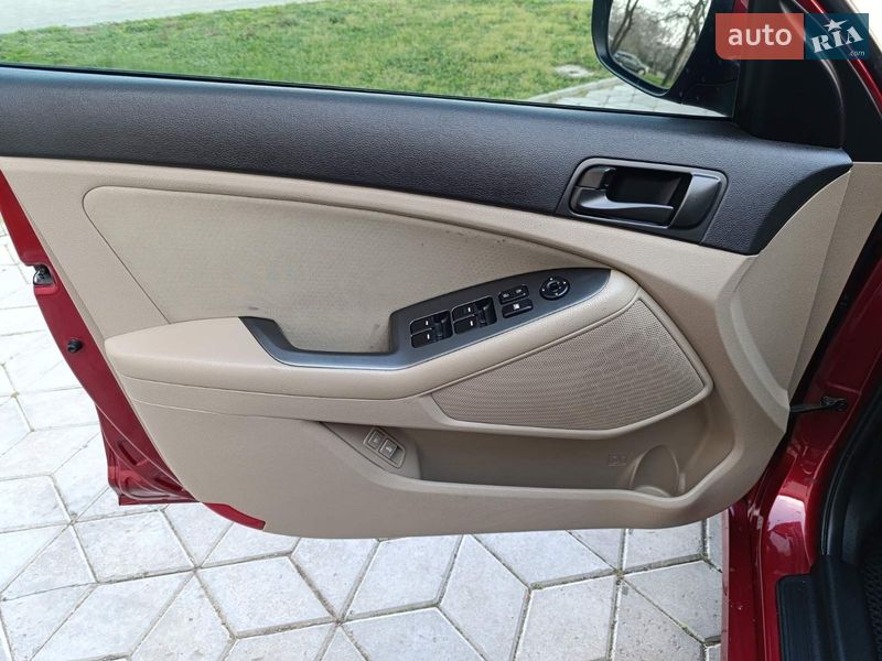Седан Kia Optima 2015 в Миколаєві