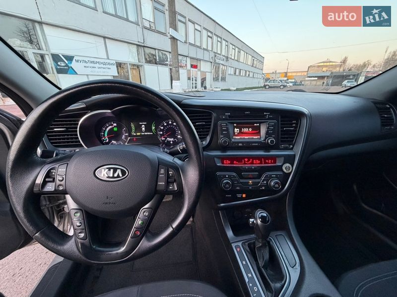 Седан Kia Optima 2011 в Чернігові