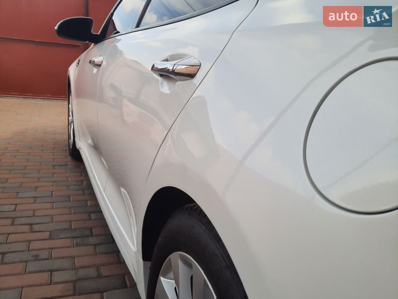 Седан Kia Optima 2016 в Прилуках