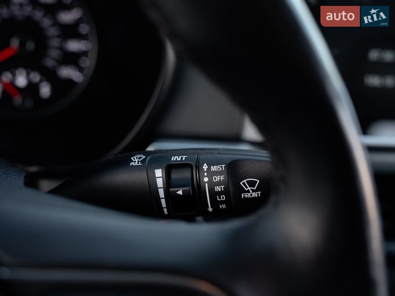 Седан Kia Optima 2016 в Днепре