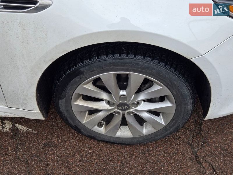 Седан Kia Optima 2016 в Киеве