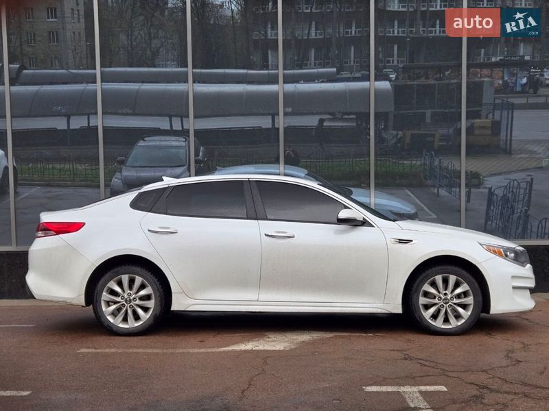 Седан Kia Optima 2016 в Киеве