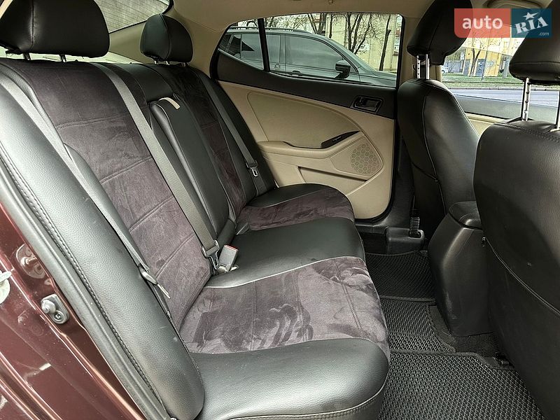 Седан Kia Optima 2014 в Николаеве