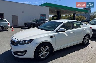 Седан Kia Optima 2013 в Ужгороді