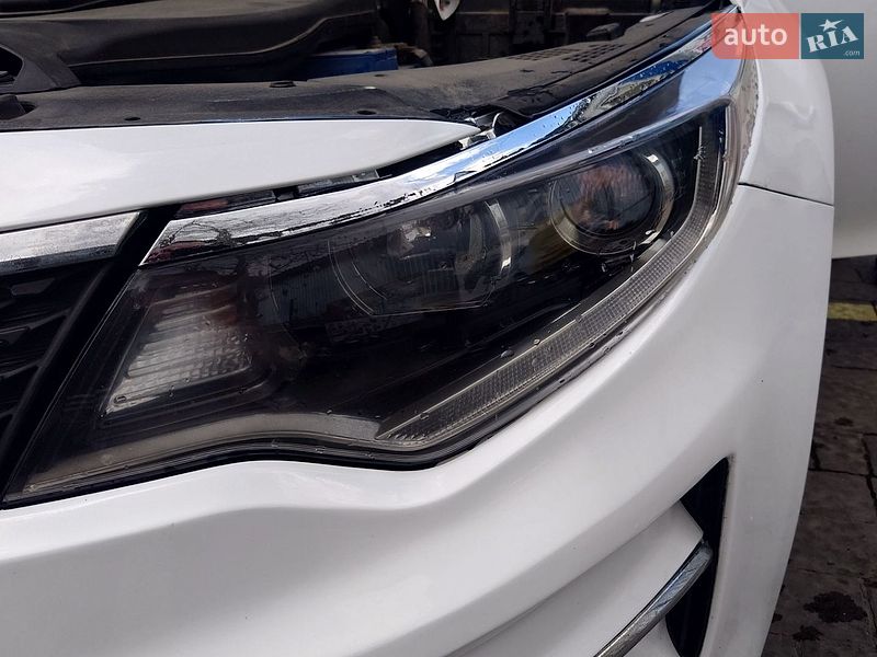 Седан Kia Optima 2015 в Львове