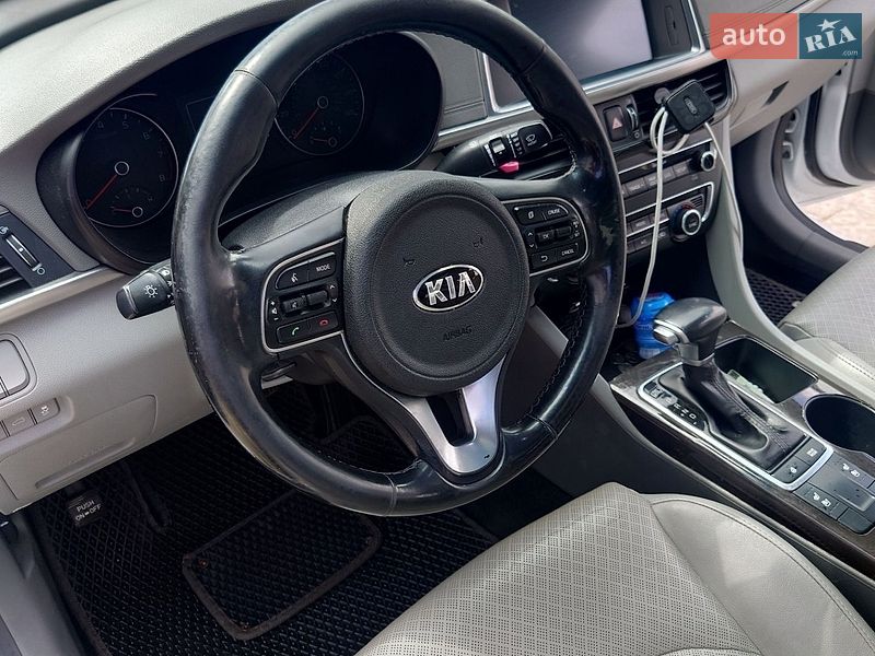 Седан Kia Optima 2015 в Львове
