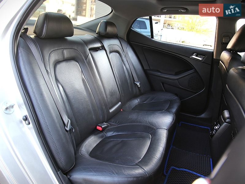Седан Kia Optima 2011 в Харькове