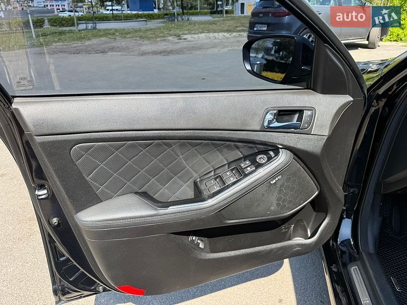Седан Kia Optima 2014 в Днепре