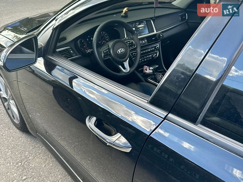 Седан Kia Optima 2016 в Києві