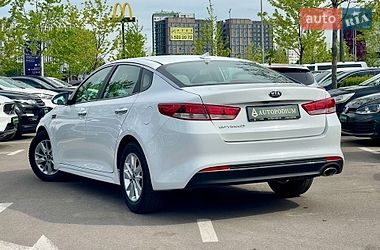 Седан Kia Optima 2016 в Киеве