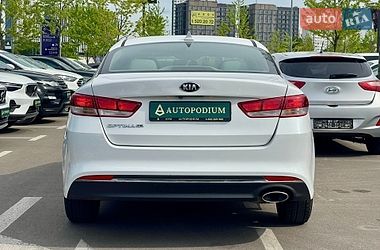 Седан Kia Optima 2016 в Киеве