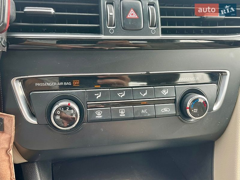 Седан Kia Optima 2016 в Киеве