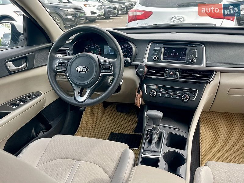 Седан Kia Optima 2016 в Киеве