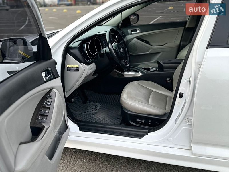 Седан Kia Optima 2014 в Киеве