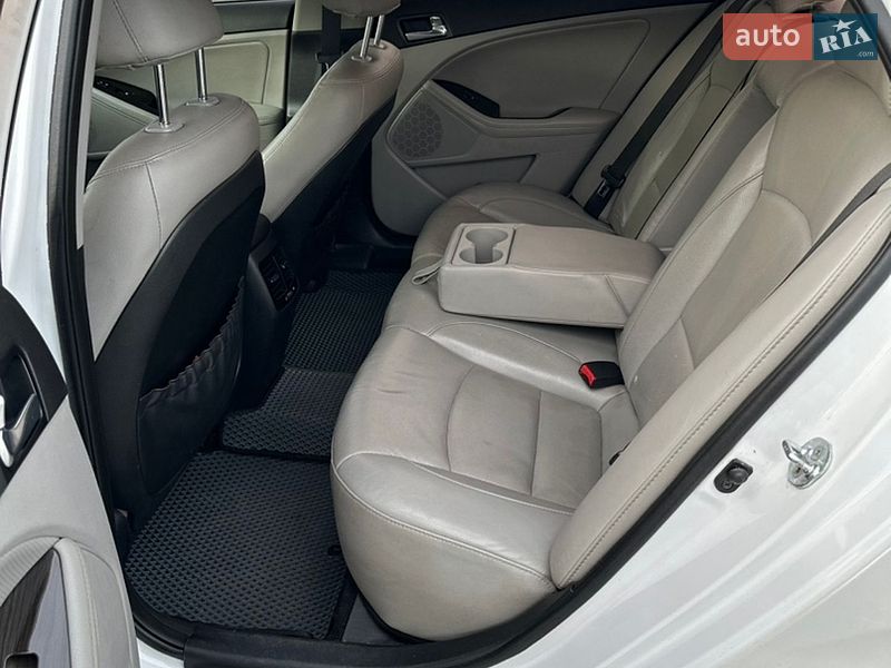 Седан Kia Optima 2014 в Киеве