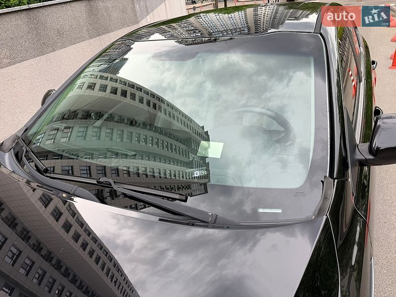 Седан Kia Optima 2014 в Киеве