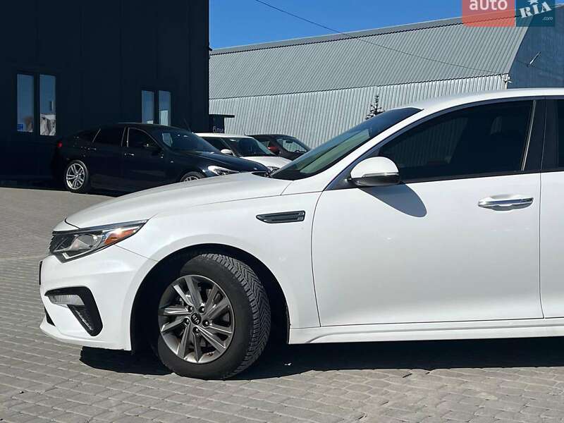 Седан Kia Optima 2018 в Львове