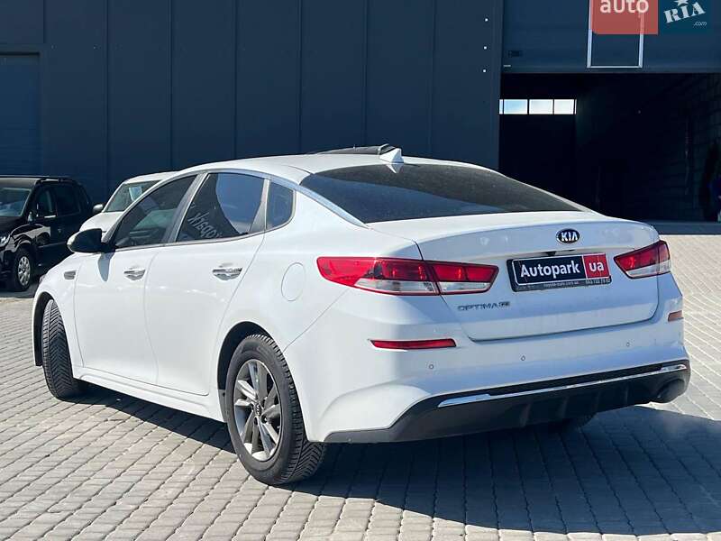 Седан Kia Optima 2018 в Львове