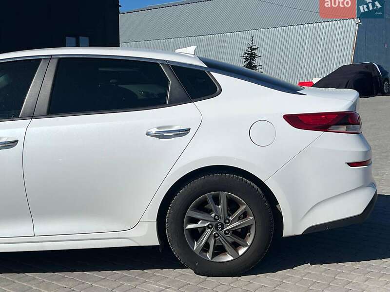 Седан Kia Optima 2018 в Львове