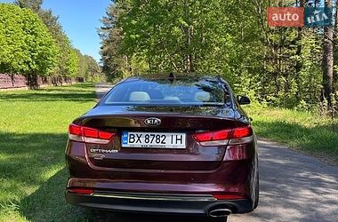 Седан Kia Optima 2016 в Нетішині
