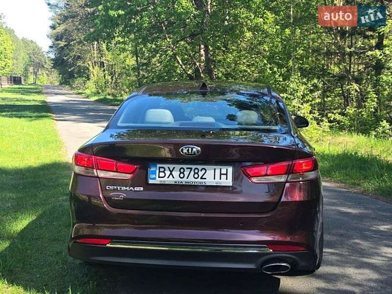 Седан Kia Optima 2016 в Нетішині